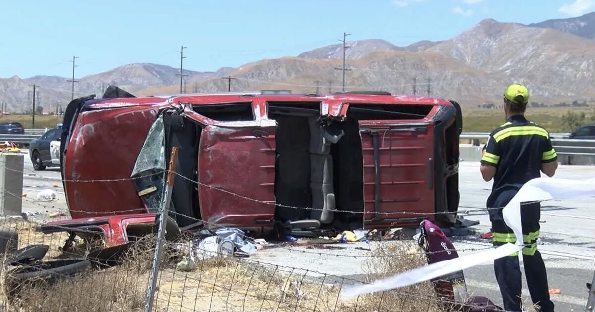 2 children, 1 woman killed in crash near Palm Springs