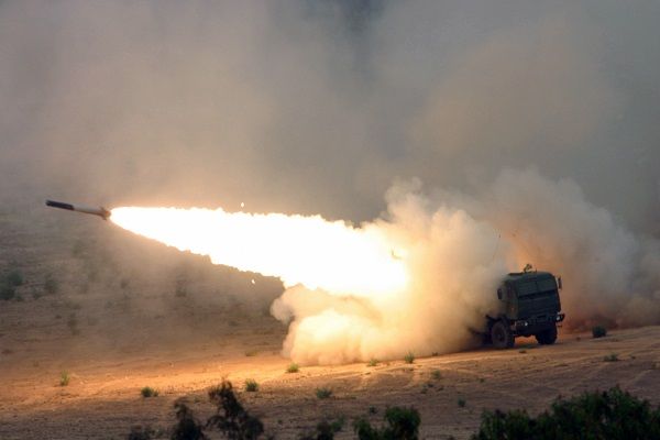 La Pologne a reçu ses premiers systèmes d'artillerie américains M142 HIMARS