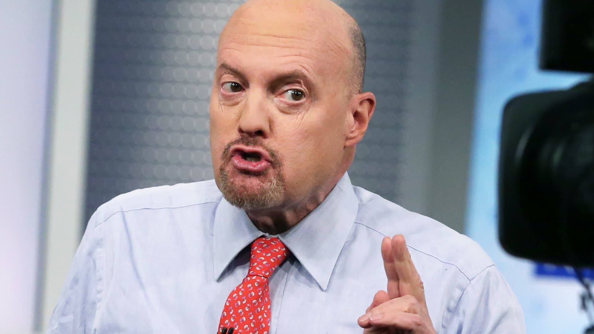 Cramer explains how four camps of buyers see Fed mixed messages