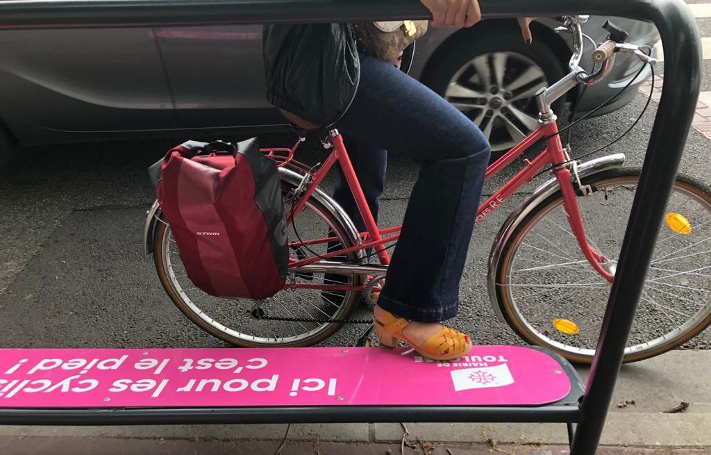 Toulouse : C’est quoi ces " repose-pieds " pour cyclistes ?