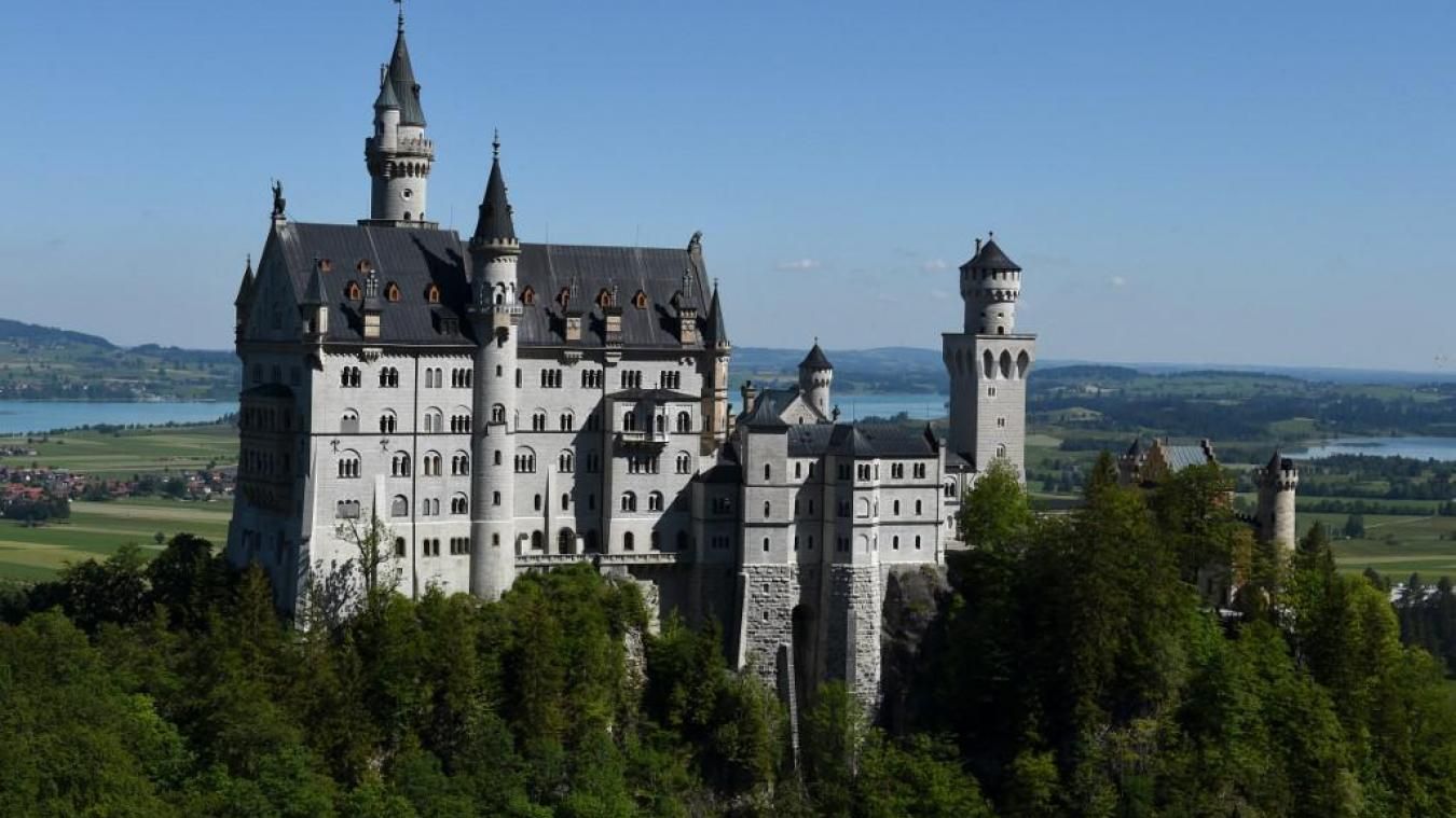 Une touriste Américaine meurt poussée dans un ravin par un compatriote près d’un château en Allemagne