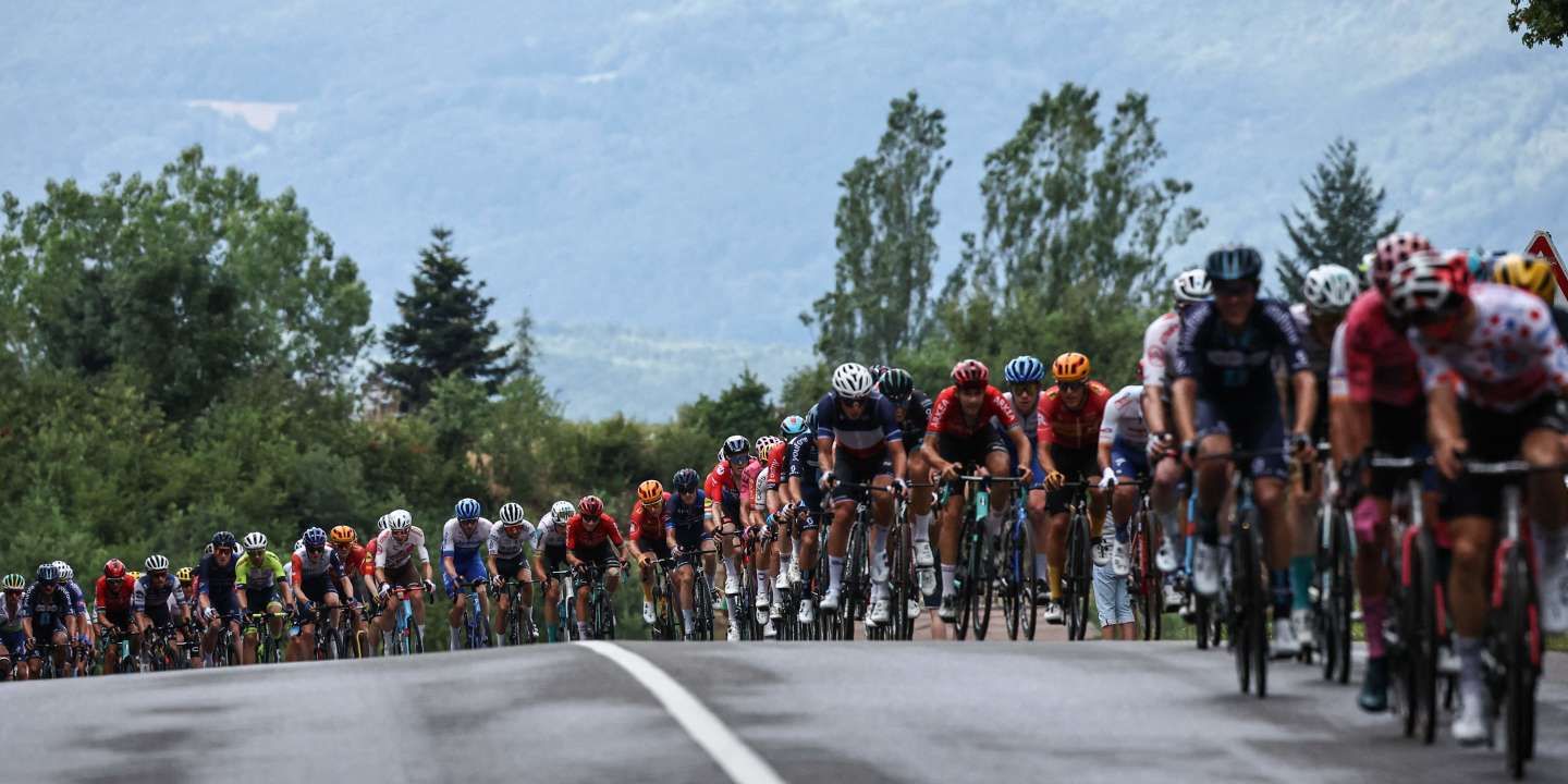 Tour de France 2023, en direct : plusieurs chutes en début de course, Romain Bardet abandonne