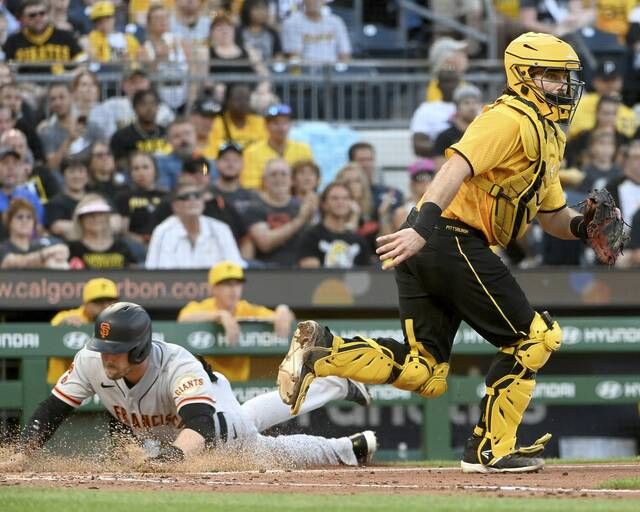 Pirates' mishaps in 7th inning prove costly as Giants rally for comeback win