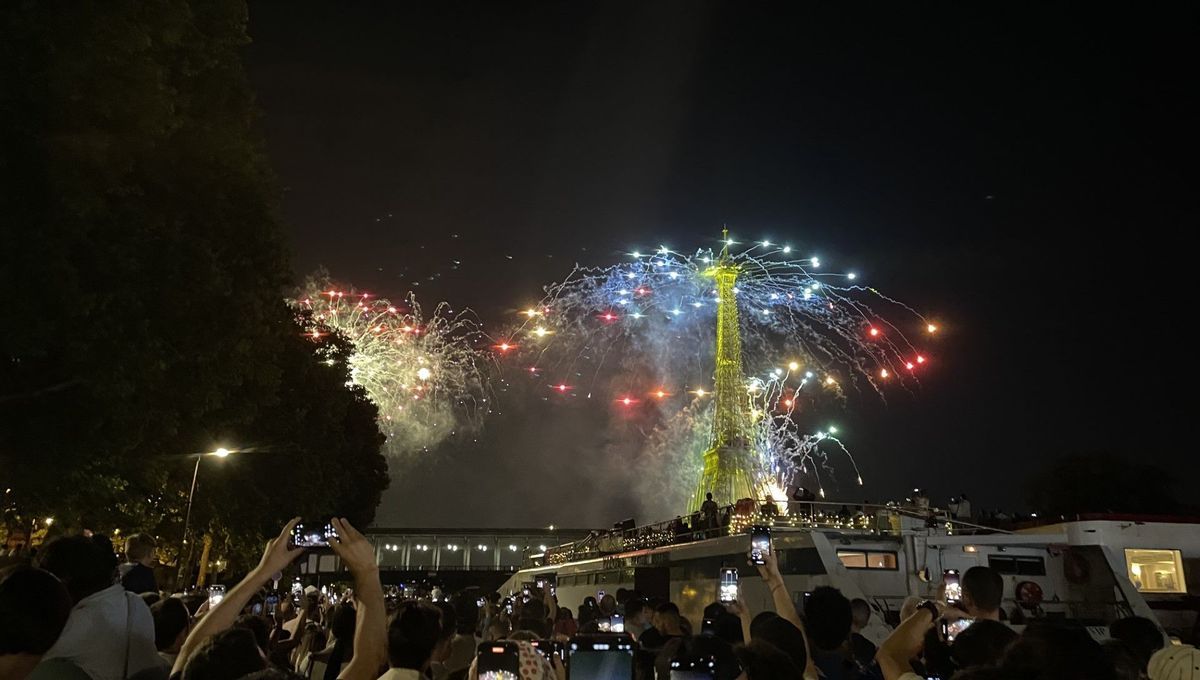 Feu d'artifice du 14 juillet à Paris : des milliers de spectateurs devant la prouesse pyrotechnique