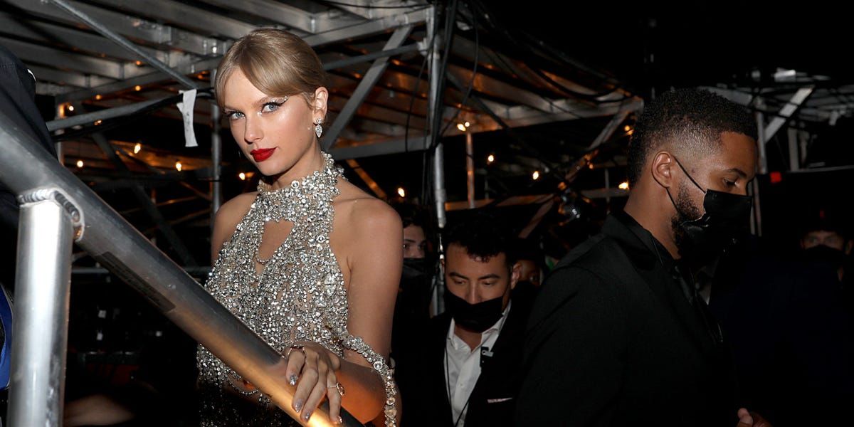 Taylor Swift Went to a Cannabis Club, Played an Adult Version of Uno