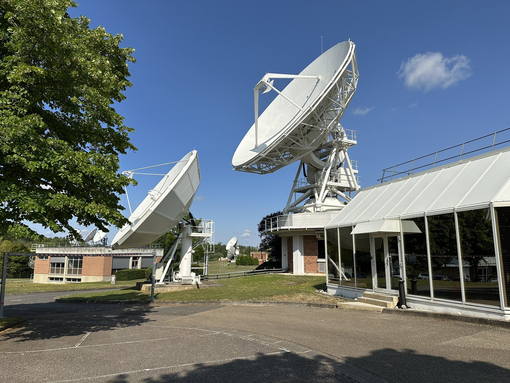 Orange se lance dans la guerre de l'internet spatial contre Starlink