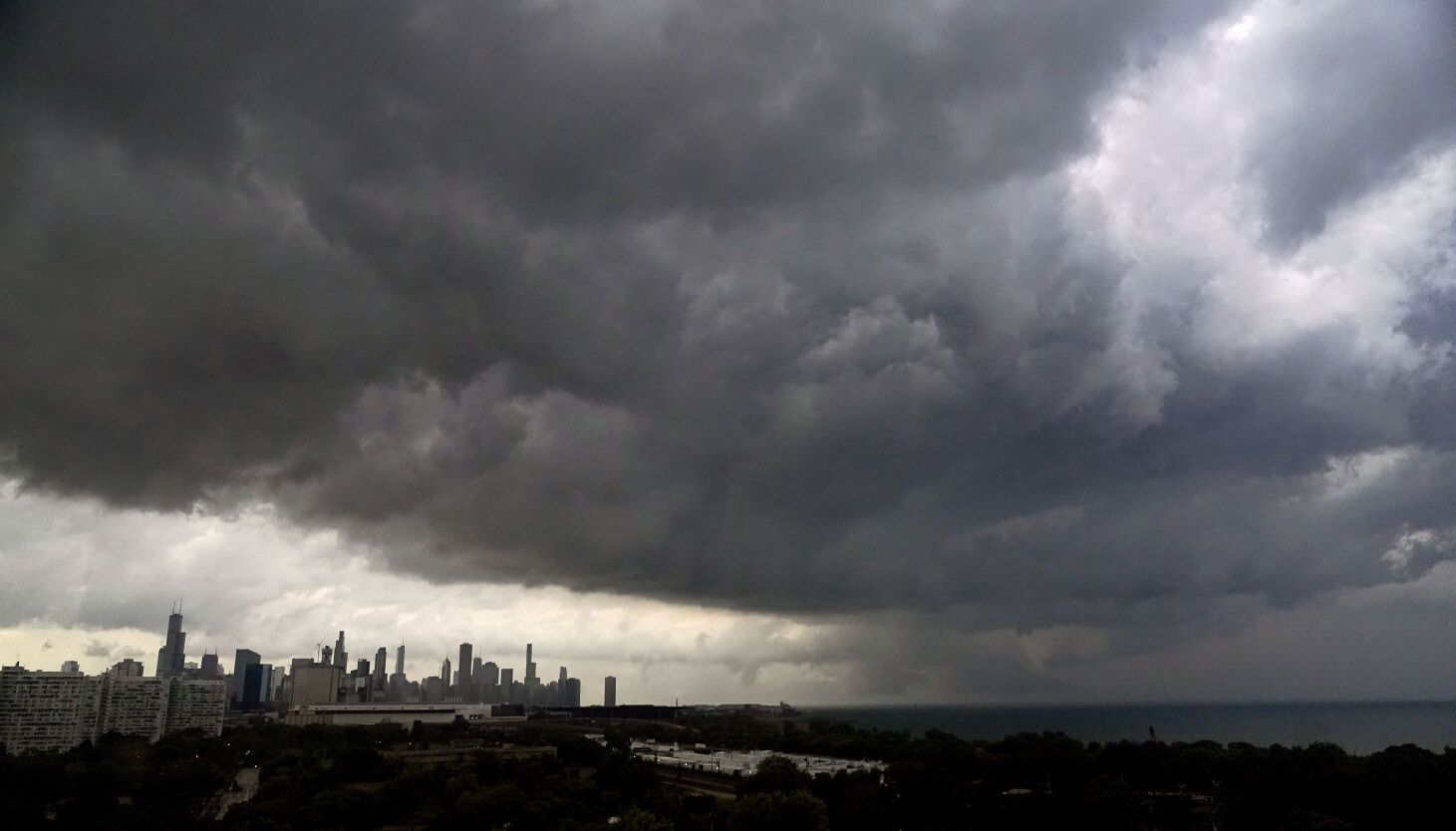 Tornado confirmed in central DuPage County