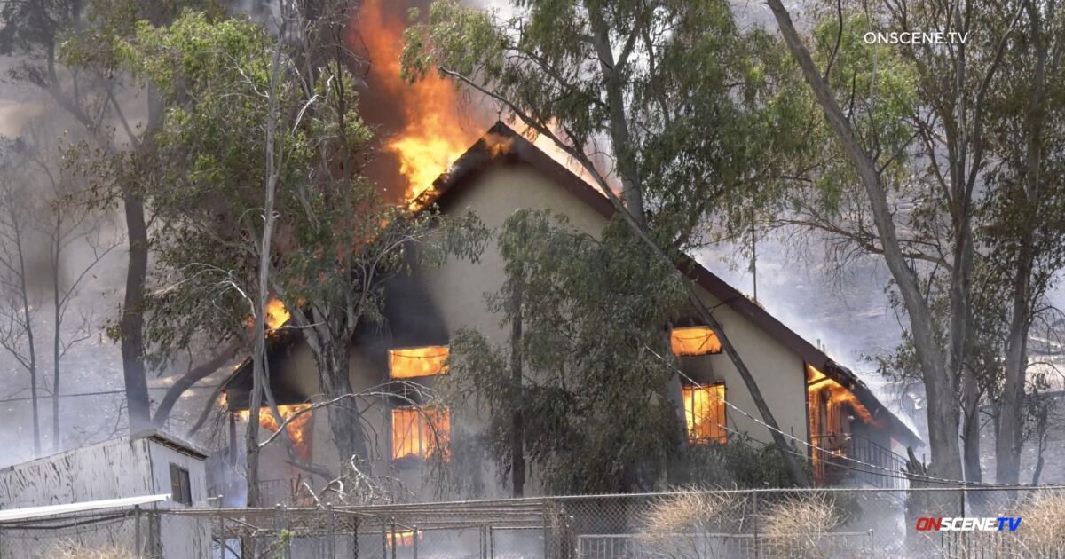 Evacuations ordered for Reche fire in Moreno Valley, Highland fire in Beaumont