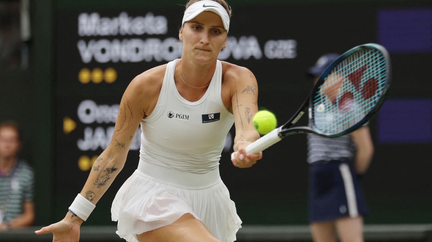 Marketa Vondrousova breake dans le deuxième set, suivez la finale dames