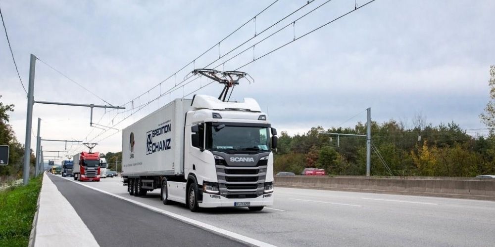 La France va tester la recharge des véhicules électriques en roulant sur l'autoroute