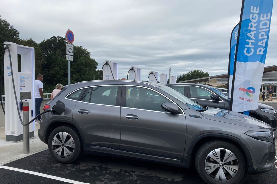 Energie. Sur la route des vacances, les bornes de recharge électrique font le plein