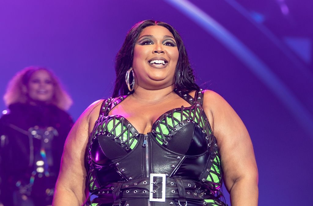 Lizzo Reacts to Taylor Swift Sign at Australia Concert