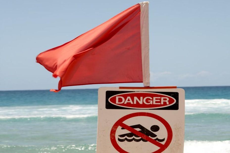 Alerte à la houle dans l'Hérault : noyade mortelle à Sérignan, baignade interdite et drapeau rouge sur plusieurs plages