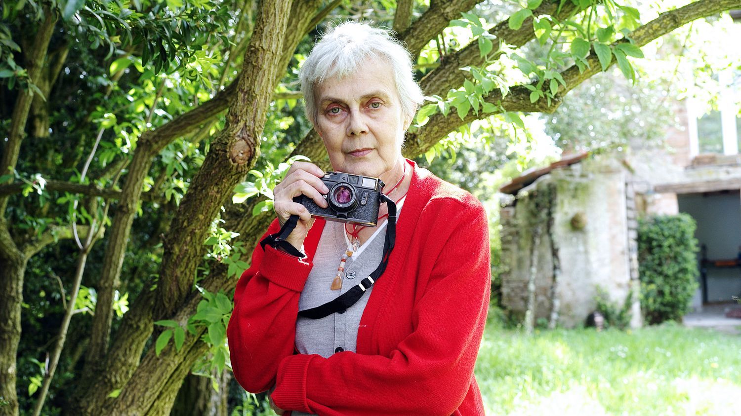 Marie-Laure de Decker, photographe de guerre, de mode et portraitiste, est morte à l'âge de 75 ans