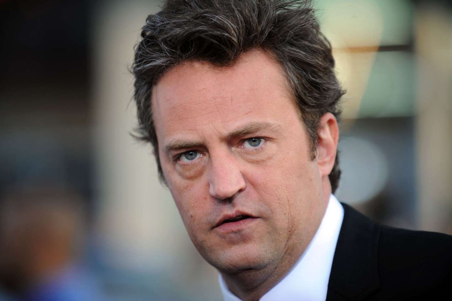 Matthew Perry : cinq personnes poursuivies en lien avec la mort de la star de " Friends "