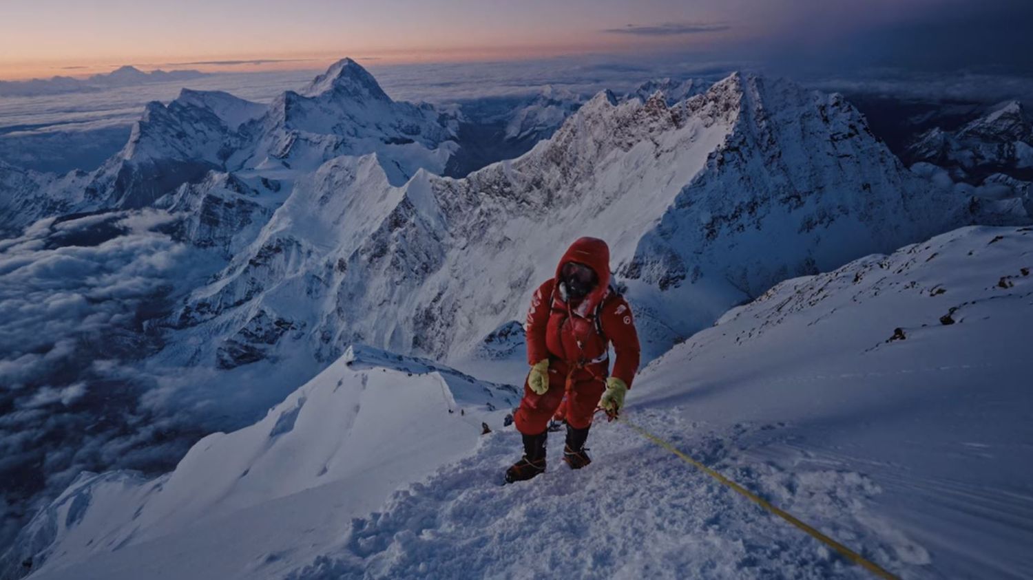 Le documentaire d'Inoxtag sur l'Everest a été visionné 11 millions de fois en 24 heures, un engouement "exceptionnel", selon YouTube