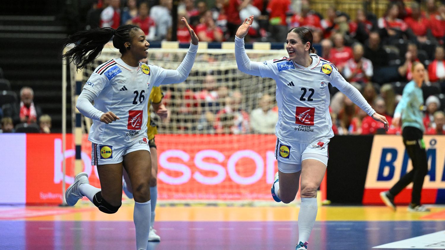 Mondial de hand : les Bleues en finale après leur démonstration face à la Suède