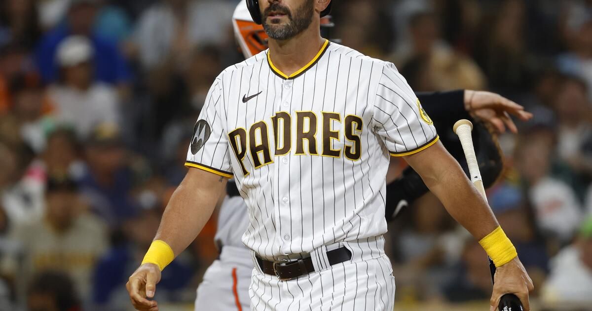 Padres get 'dollar flexibility' by trading Matt Carpenter, Ray Kerr to Braves for minor leaguer