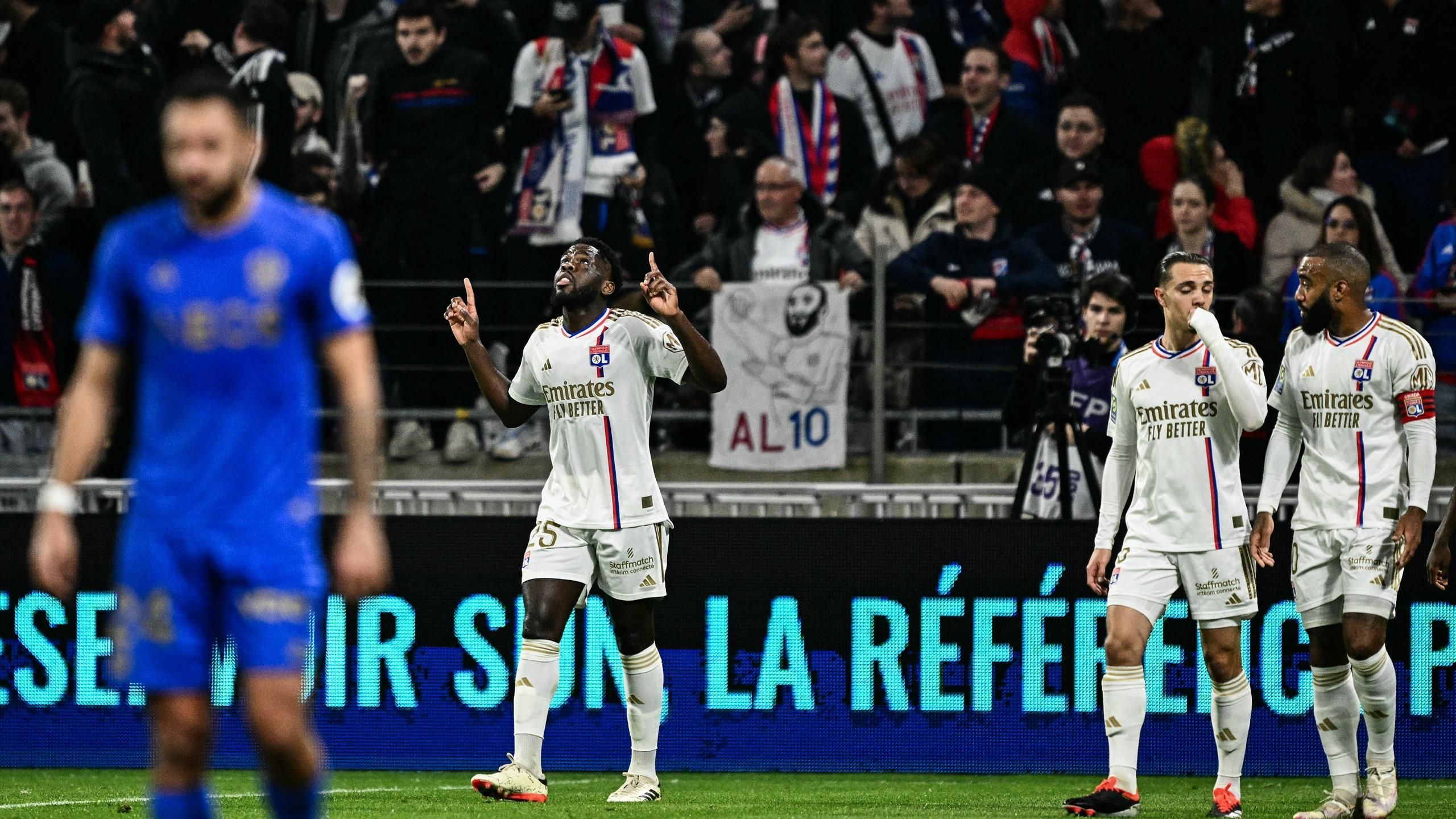 22e journée : L'OL bat Nice (1-0) et enchaîne un troisième succès de rang, Orel Mangala buteur