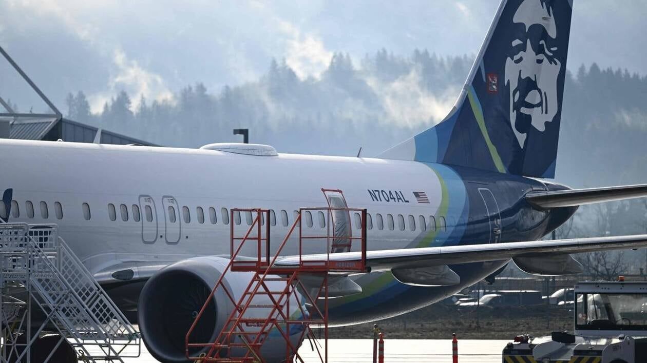 Nouvel incident pour Boeing : un avion atterrit avec un panneau extérieur manquant