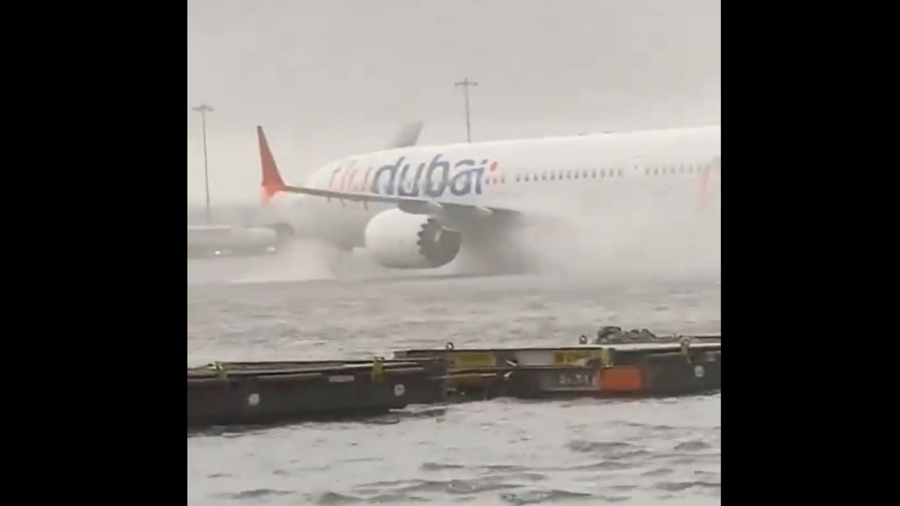 À Dubaï, des inondations impressionnantes à l’aéroport et dans la ville après des pluies diluviennes