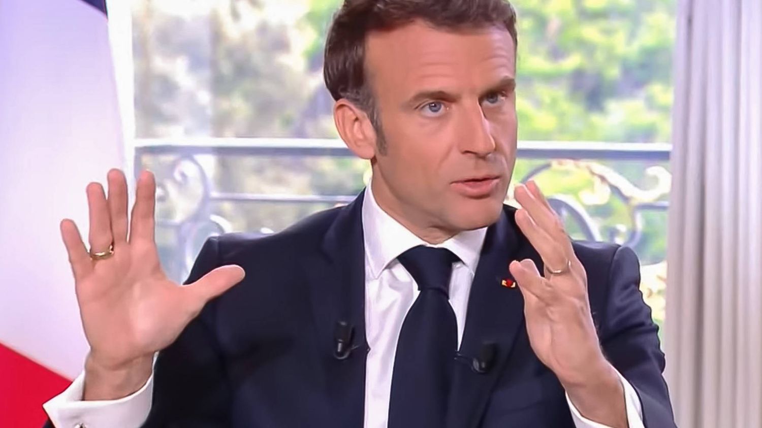 Pouvoir d'achat : trois questions sur la baisse d'impôts de "deux milliards" en faveur des classes moyennes annoncée par Emmanuel Macron