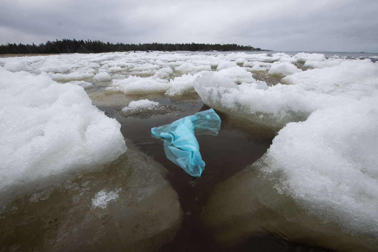 Pollution plastique : les Nations unies appellent gouvernements et industriels à " fermer le robinet "