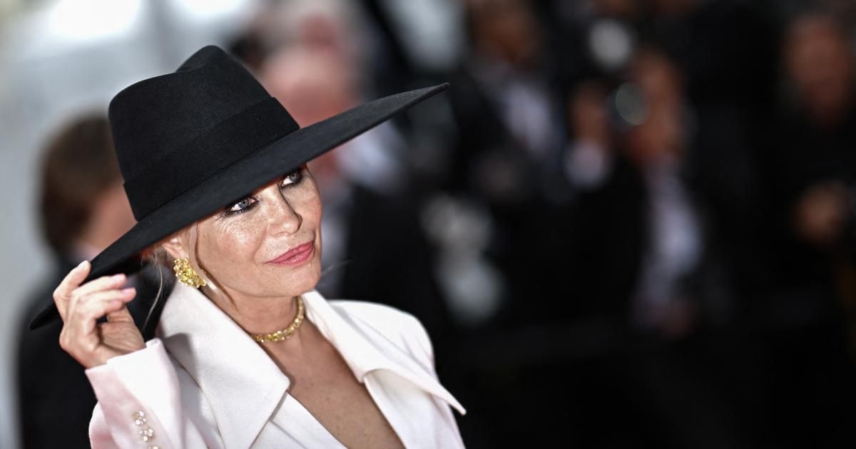 Sous un grand chapeau noir, Emmanuelle Béart captive le photocall de Cannes