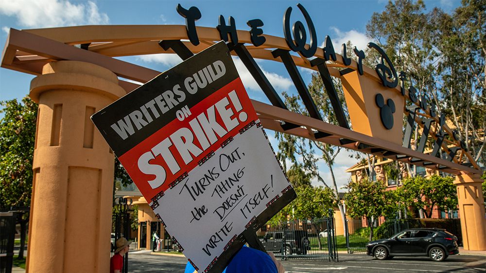 WGA Argues Strike Will Cost More than Settlement