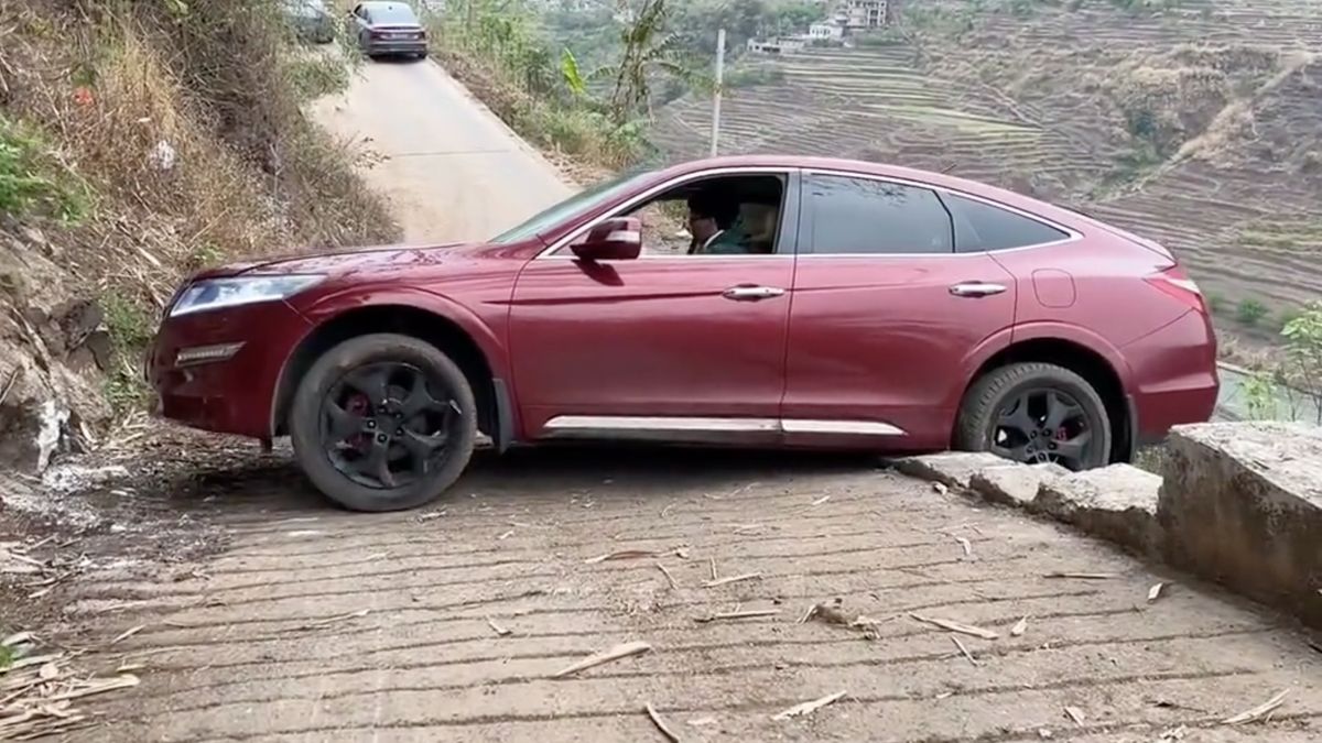 This Insane Honda Crosstour U-Turn Is Just a Stunt for Views