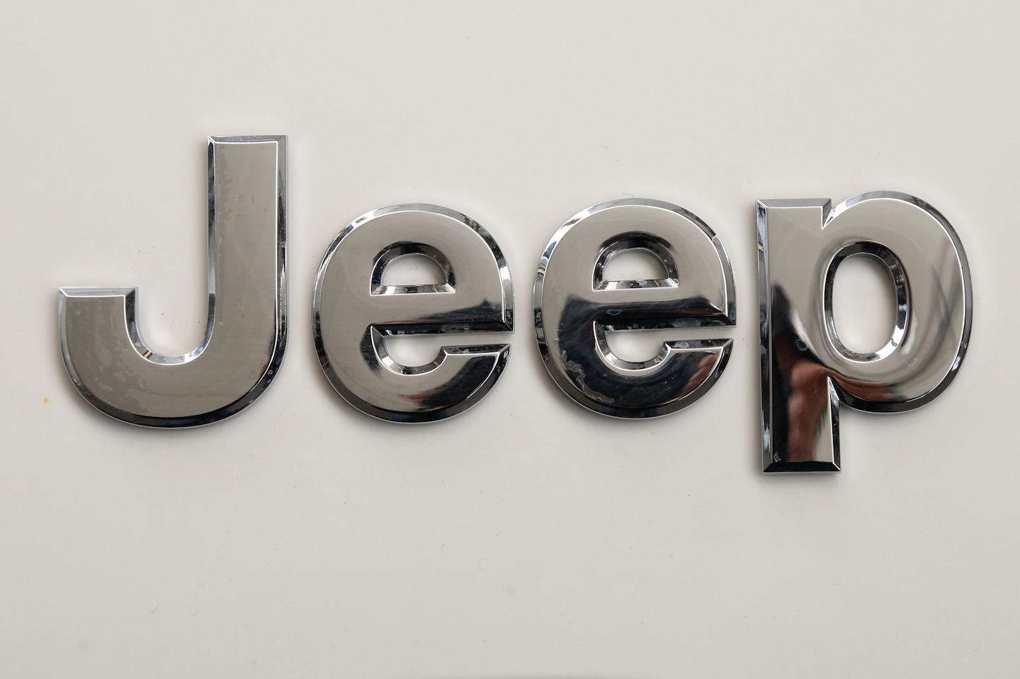 Jeep Cherokees recalled for fire risk