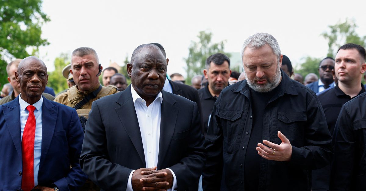 African peace mission visits Ukrainian capital to sounds of air raid