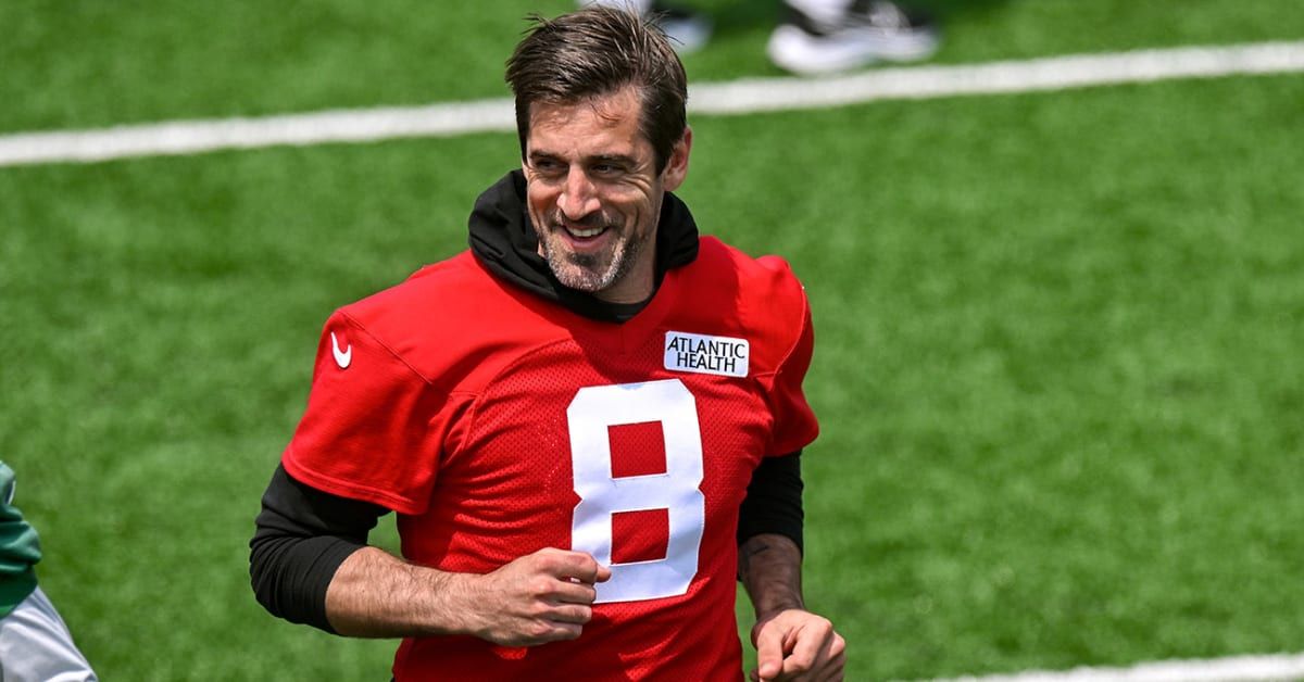 Fox Sports Host Says Aaron Rodgers Vetoed Trade to Patriots