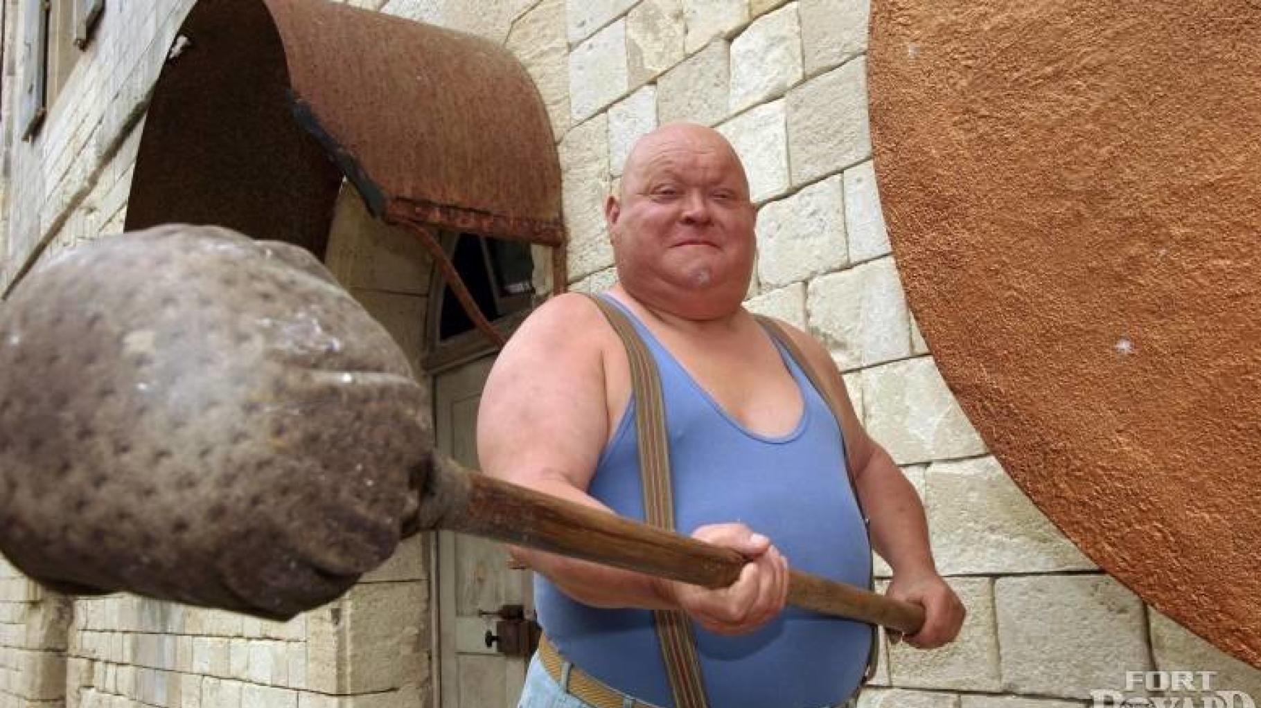 " Fort Boyard " rend hommage à " La Boule " avec l’arrivée de son " cousin " incarné par Emmanuel Dorand