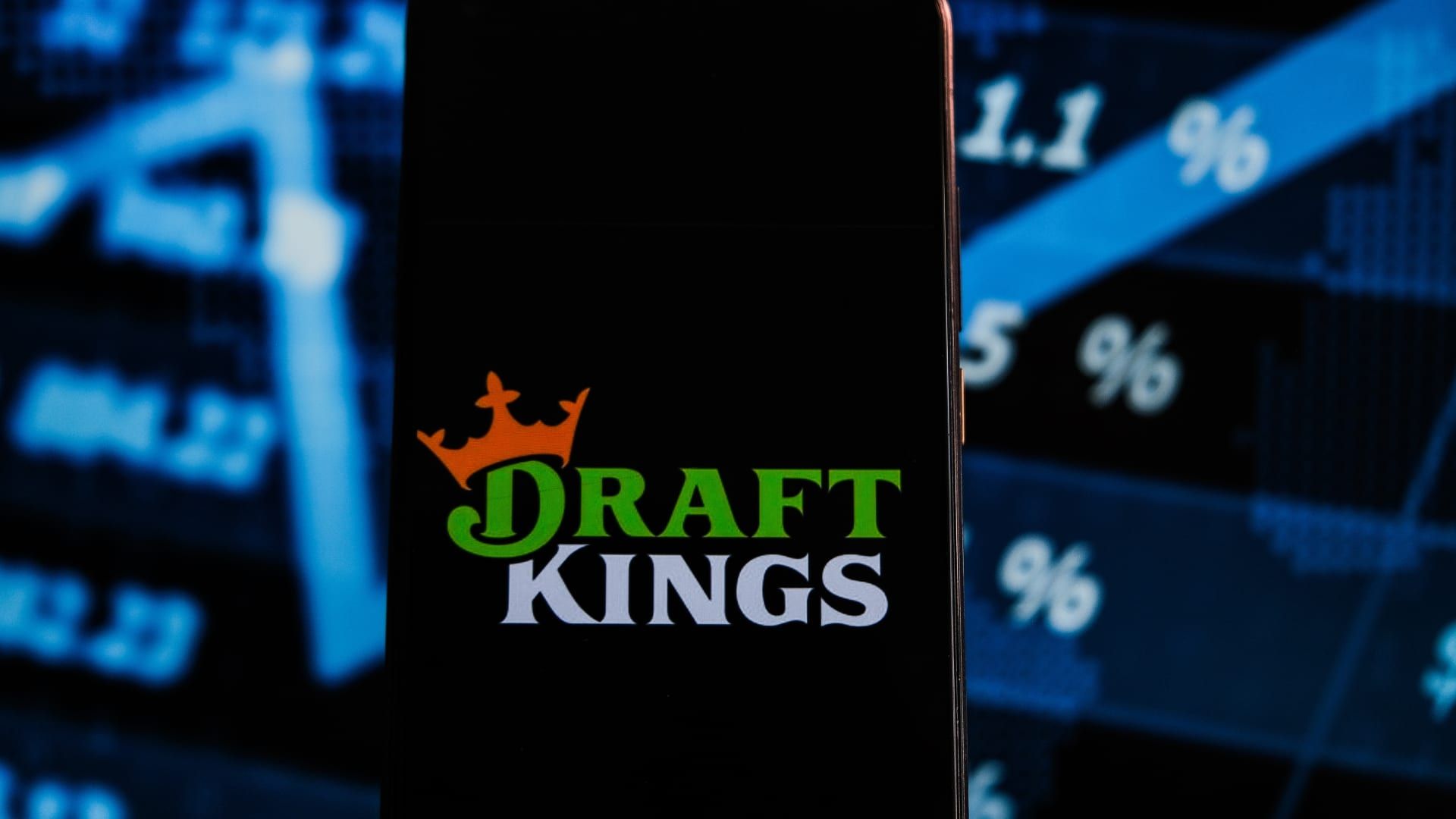 DraftKings makes $195 million offer for PointsBet, outbidding Fanatics