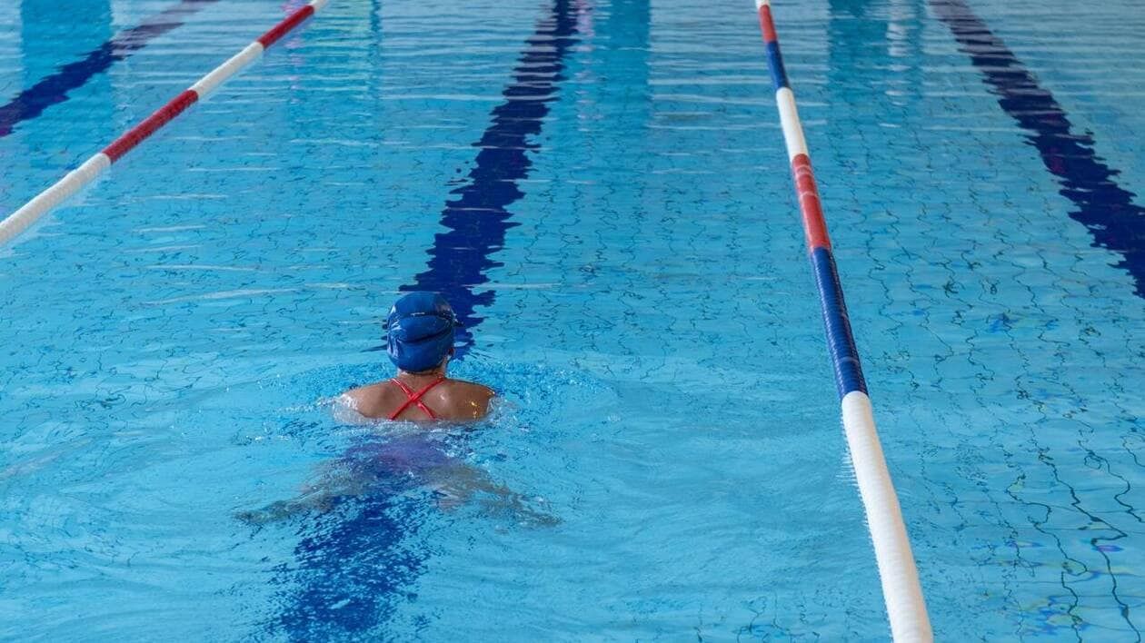 La fillette retrouvée inanimée dans une piscine à Paris est sortie de l’hôpital