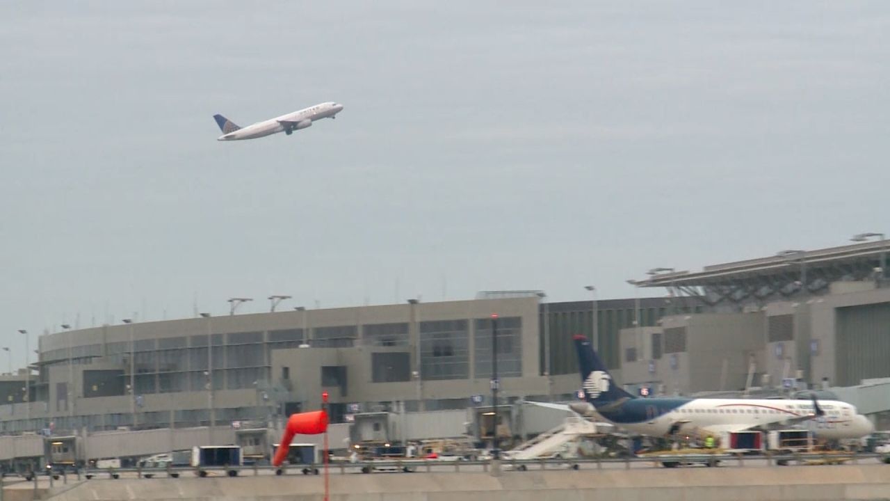 Airline check-in issues cause delays at Austin airport