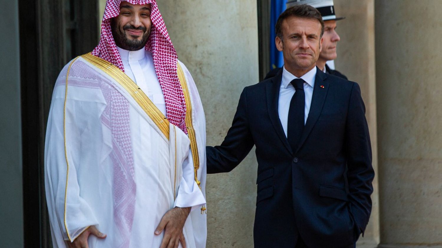 Emmanuel Macron et Mohammed ben Salmane demandent de "mettre rapidement un terme à la vacance politique" au Liban