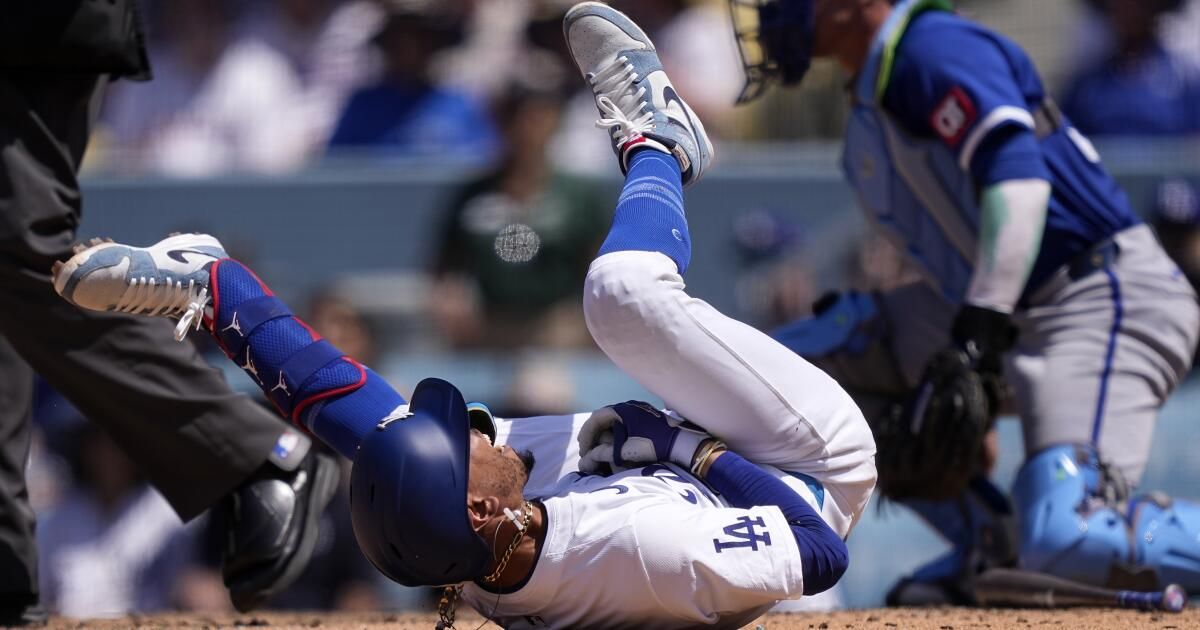 Dodgers' Mookie Betts to miss several weeks with hand fracture