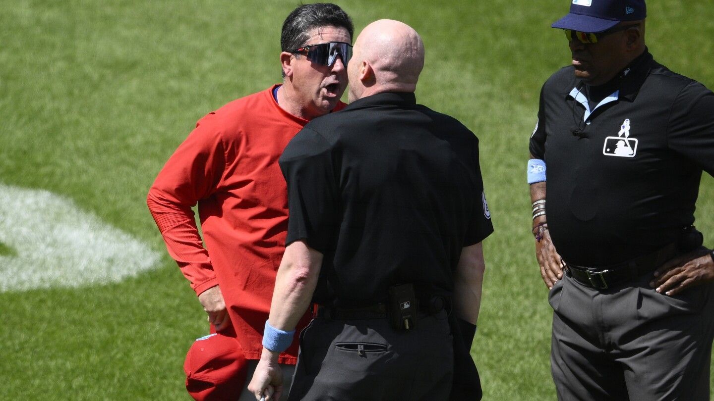 Phillies manager Rob Thomson ejected in the 6th inning