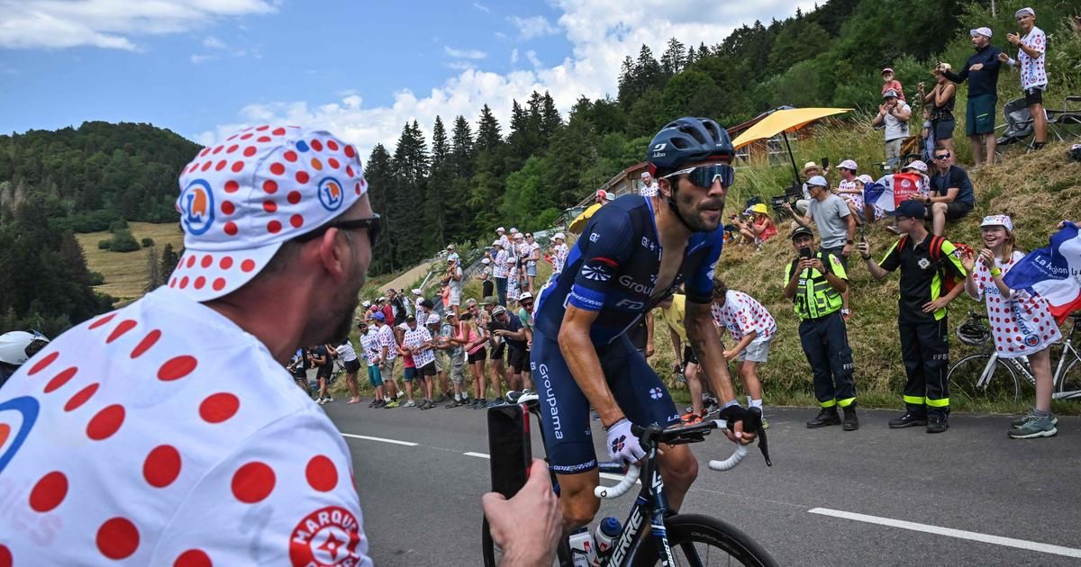 Tour de France : les Ultras de Pinot appellent à une grande fête en honneur de "l’idole du peuple" dans un virage de la 20e étape