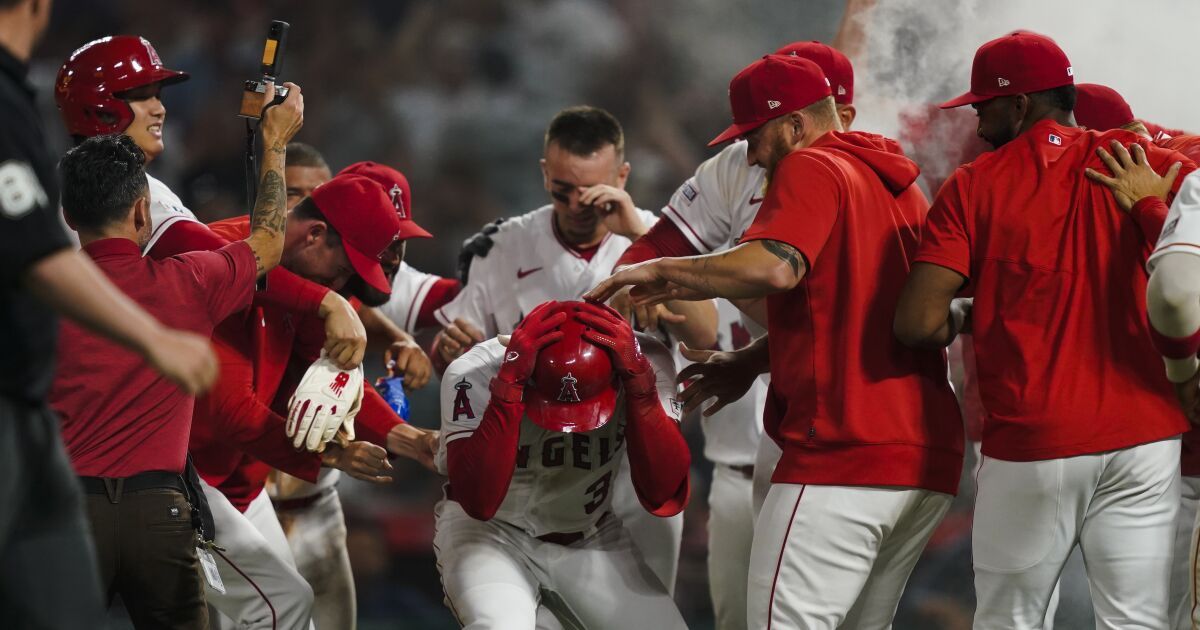 Angels break losing streak in wild, walk-off win over Astros