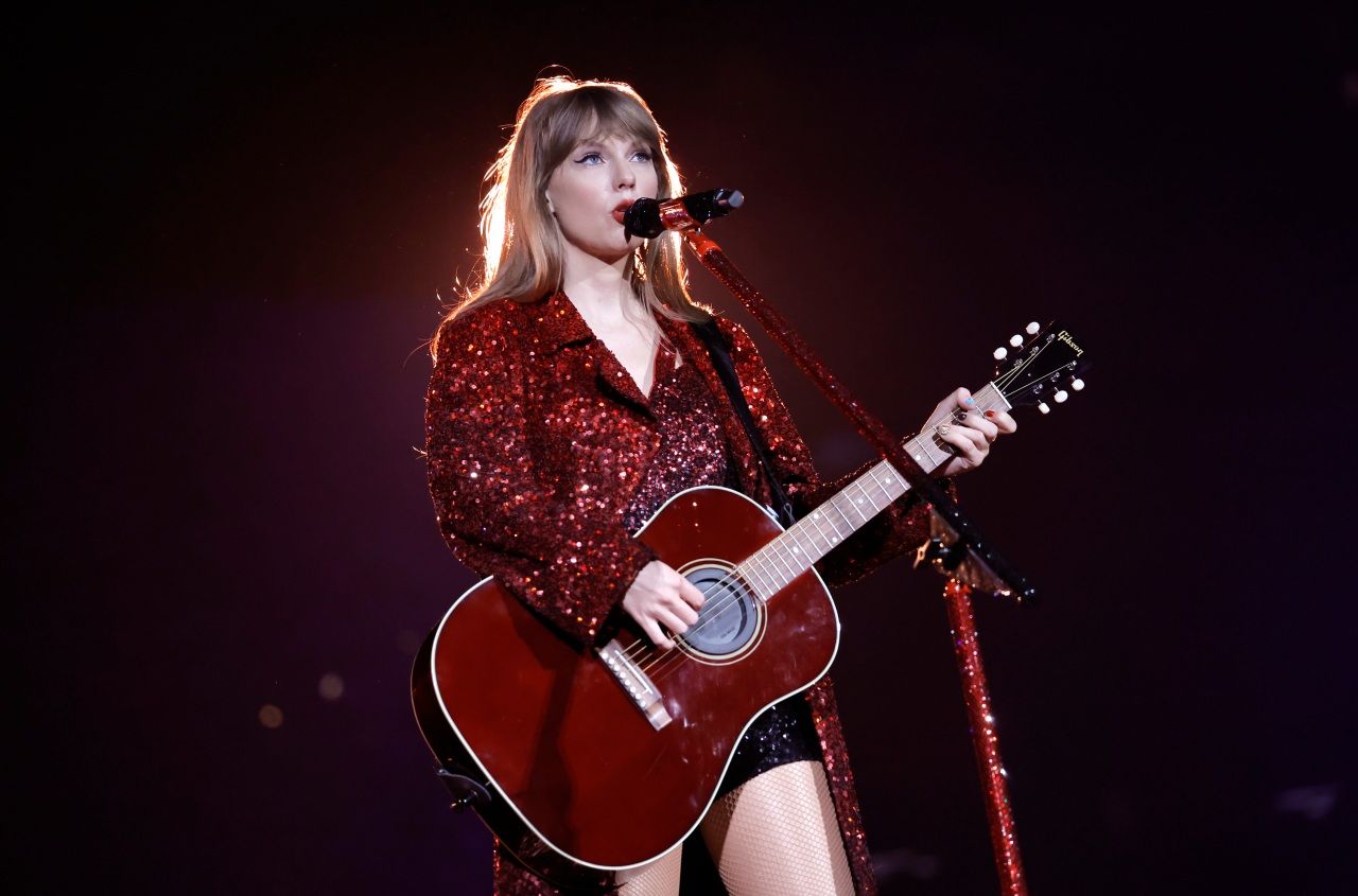 Taylor Swift in Denver: Fans file in for Eras Tour night 2