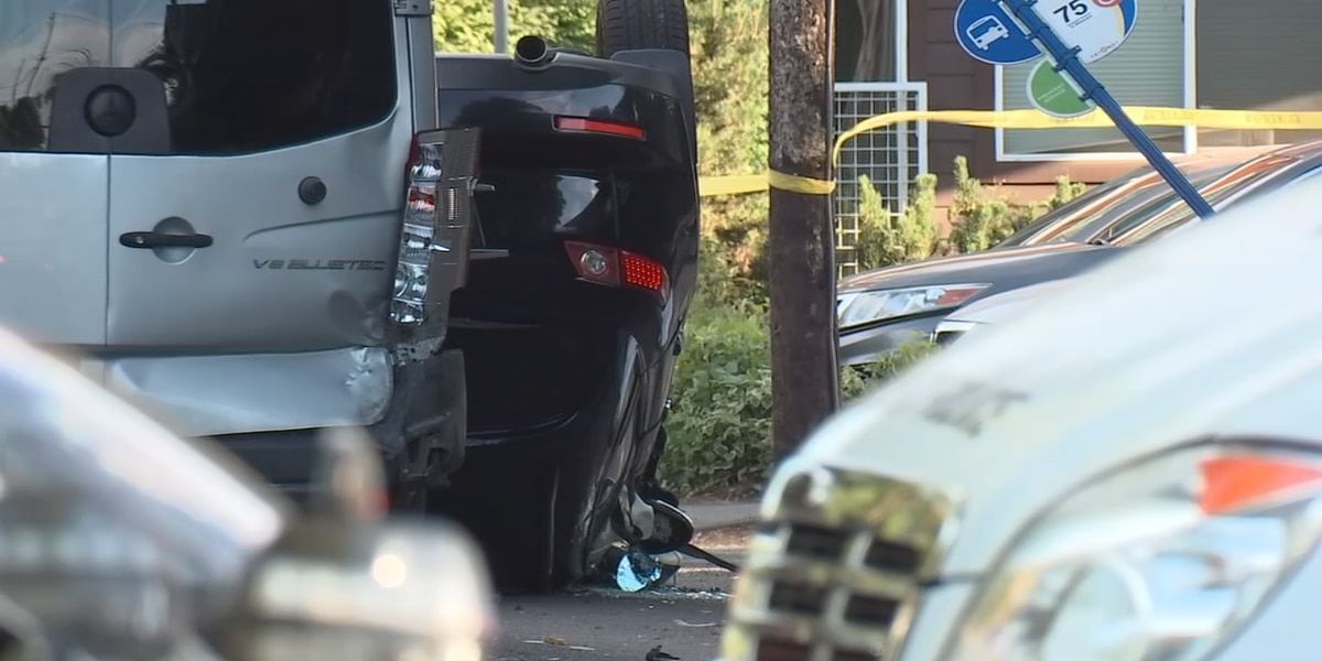 Person waiting for bus dies after car crashes through SE Portland bus stop