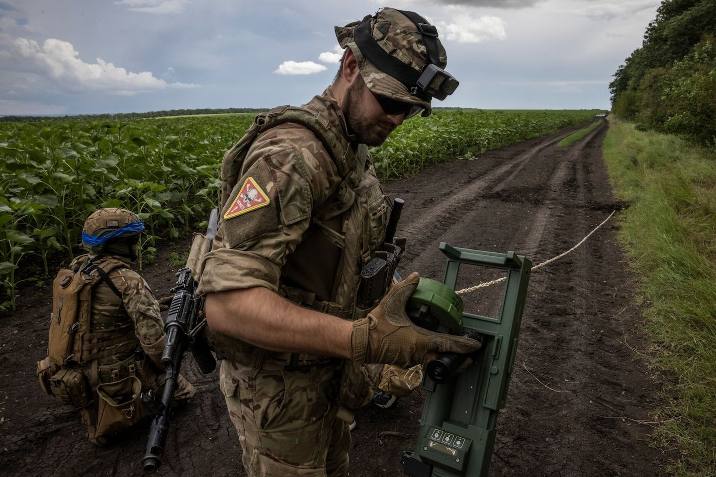 The biggest obstacle to Ukraine's counteroffensive? Land mines.