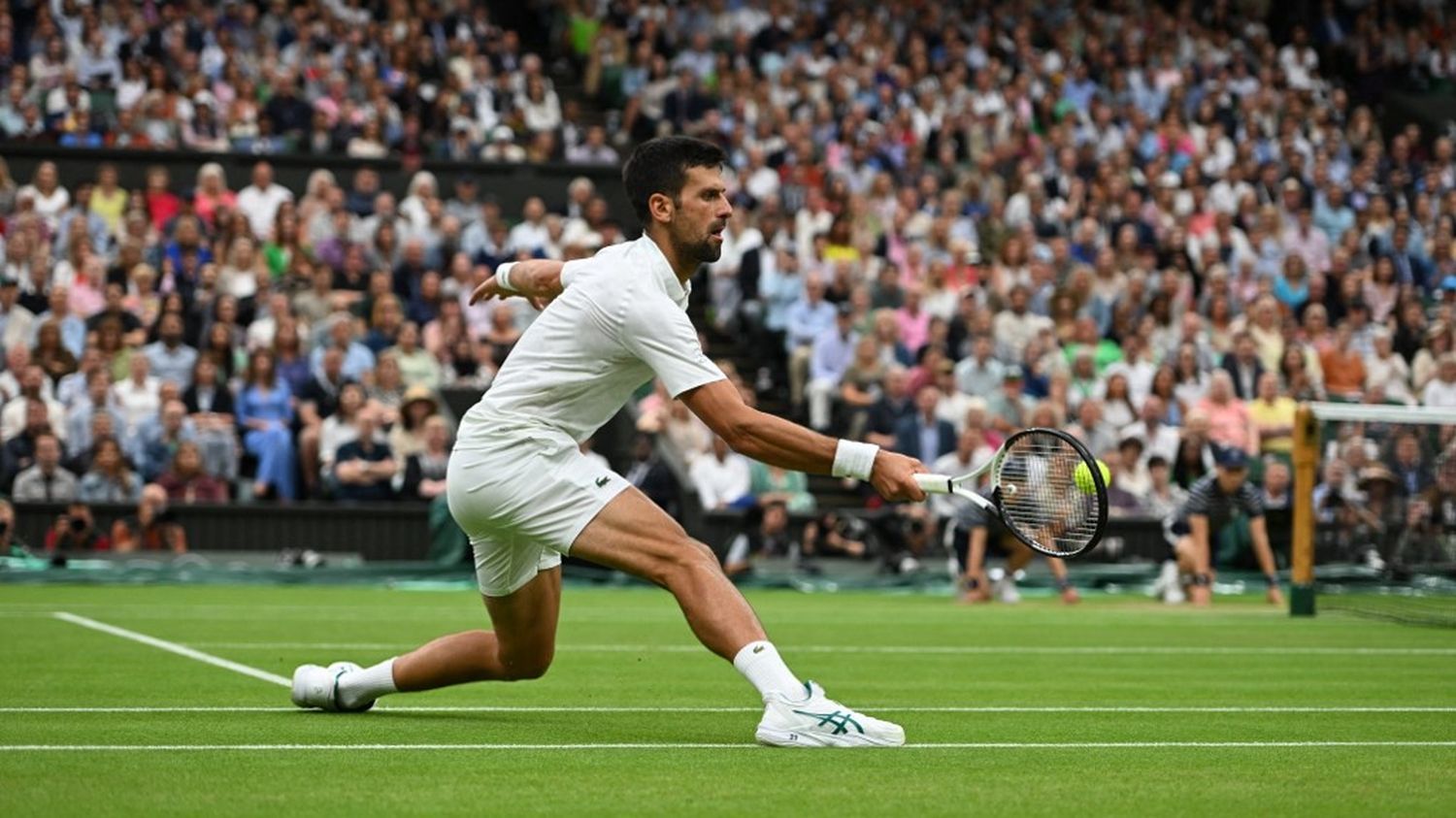 Novak Djokovic prend l'ascendant dans le premier set contre Carlos Alcaraz, suivez la finale