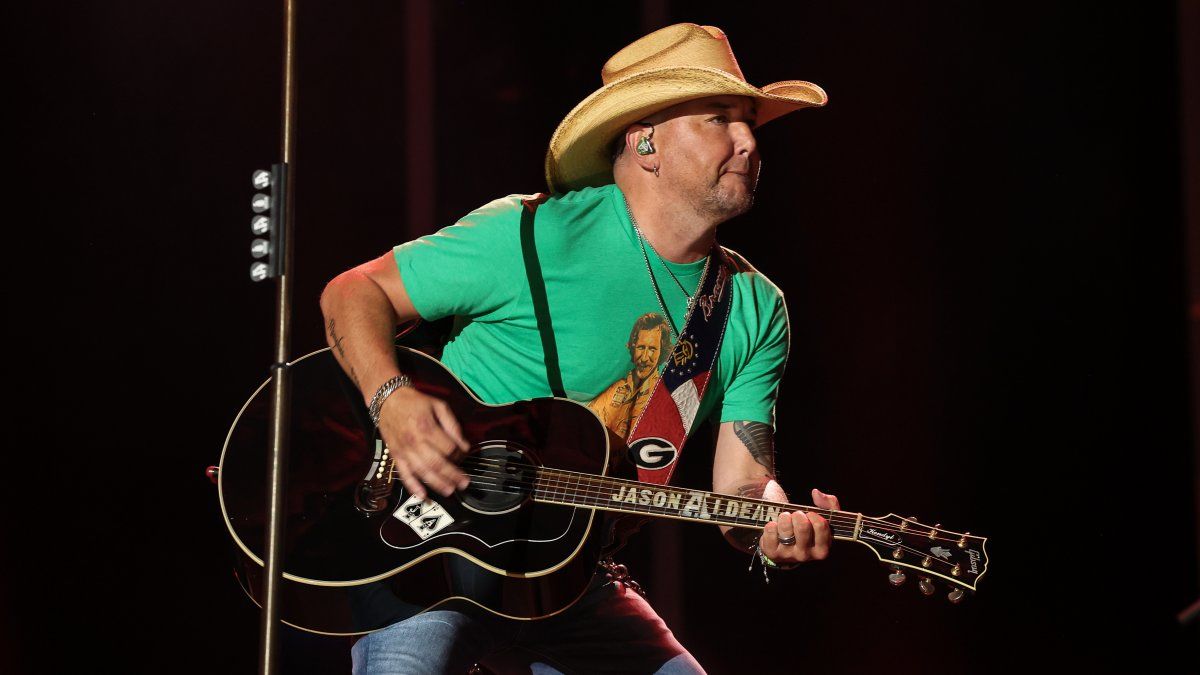 Jason Aldean suffers heat stroke during Hartford show, ends concert early