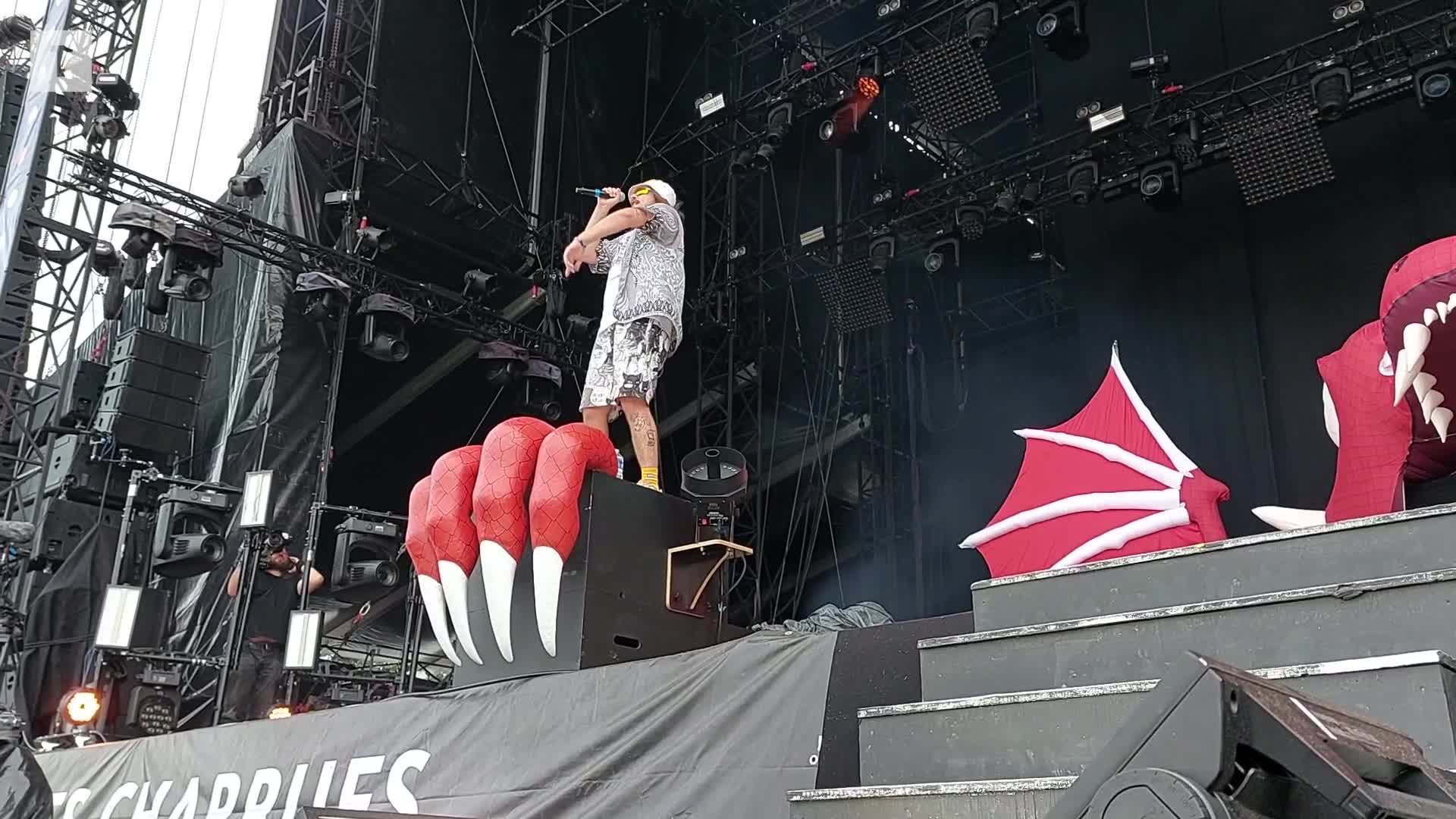 Pour son dernier concert aux Vieilles Charrues, Lorenzo a " fait du sale " [Vidéo]