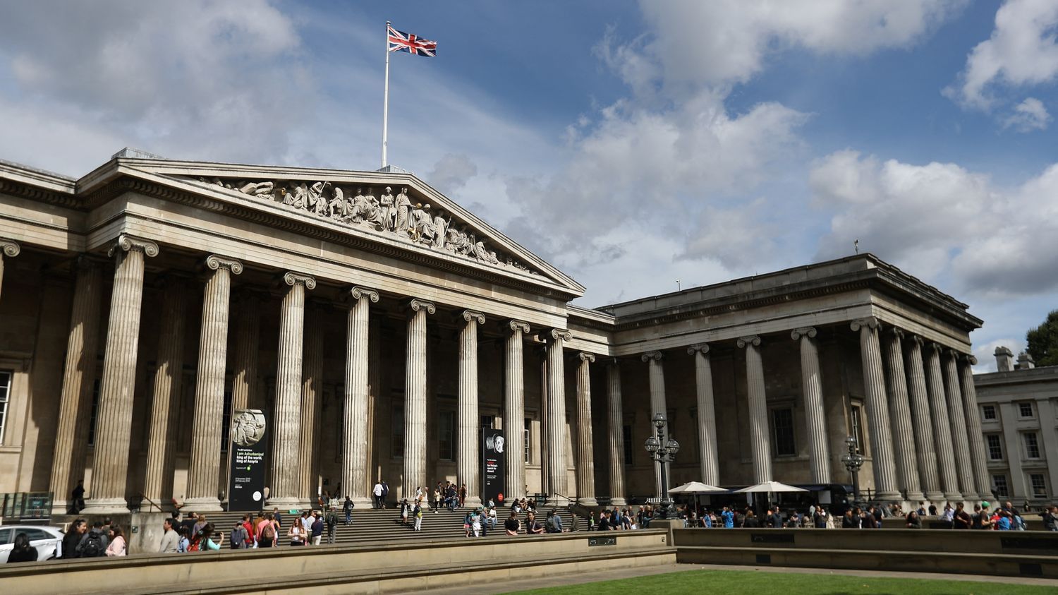 Royaume-Uni : un employé du British Museum renvoyé après la disparition de pièces de la collection, dont des bijoux et des pierres semi-précieuses