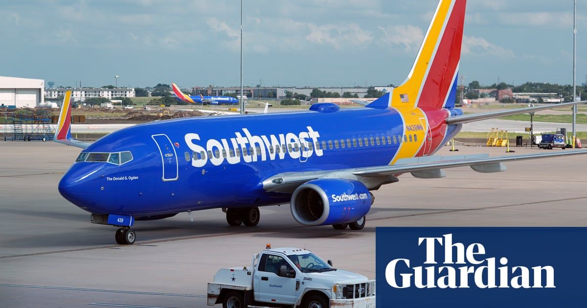 Bullet strikes Southwest Airlines plane in Dallas prior to departure